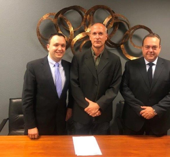 ECOTRUCK Services y FENADISMER firman acuerdo de colaboración para la transformación de vehículos Pesados y Ligeros de mercancías