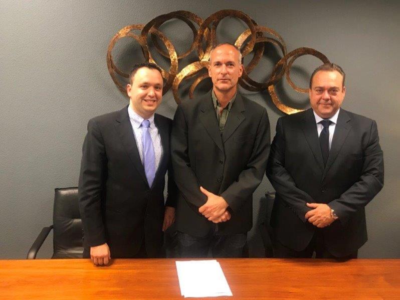 ECOTRUCK Services y FENADISMER firman acuerdo de colaboración para la transformación de vehículos Pesados y Ligeros de mercancías