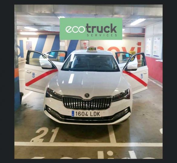 Furgoneta-Etiqueta-ECO-Skoda-SuperB-licencia-taxi